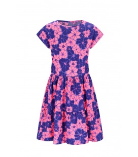 B.Nosy girls dress Darla