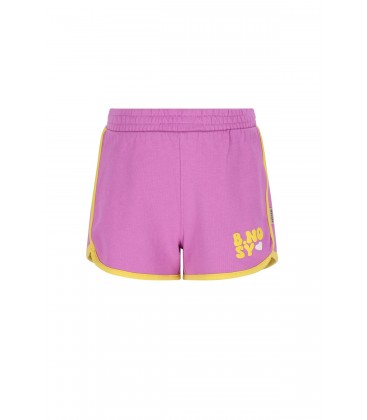 B.Nosy girls short Pattia