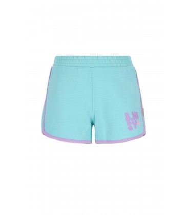 B.Nosy girls short Pattia