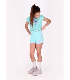 B.Nosy girls short Pattia